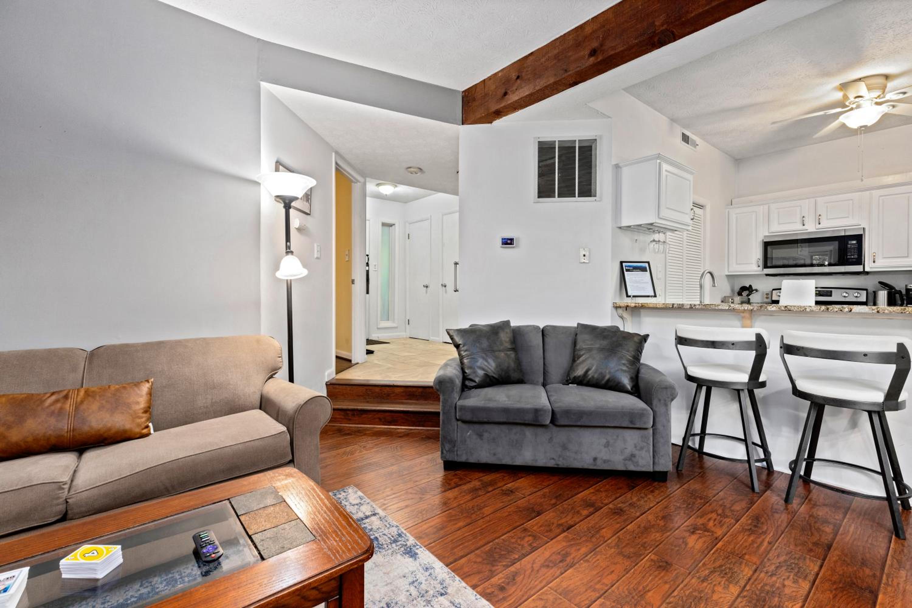 Cozy Condo in Wintergreen Resort That Sleeps 4! view 5