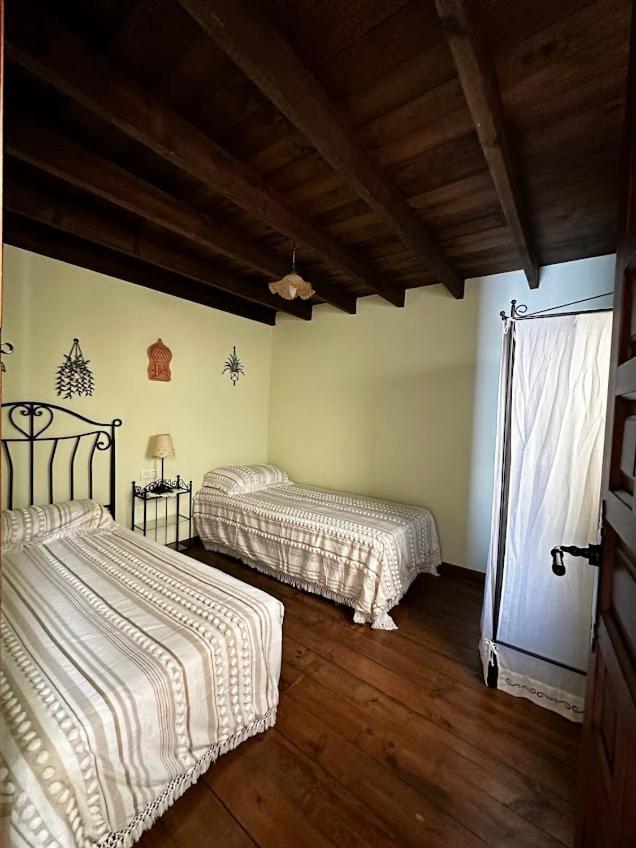 Espaciosa y Elegante Casa Rural en Los Marines view 2
