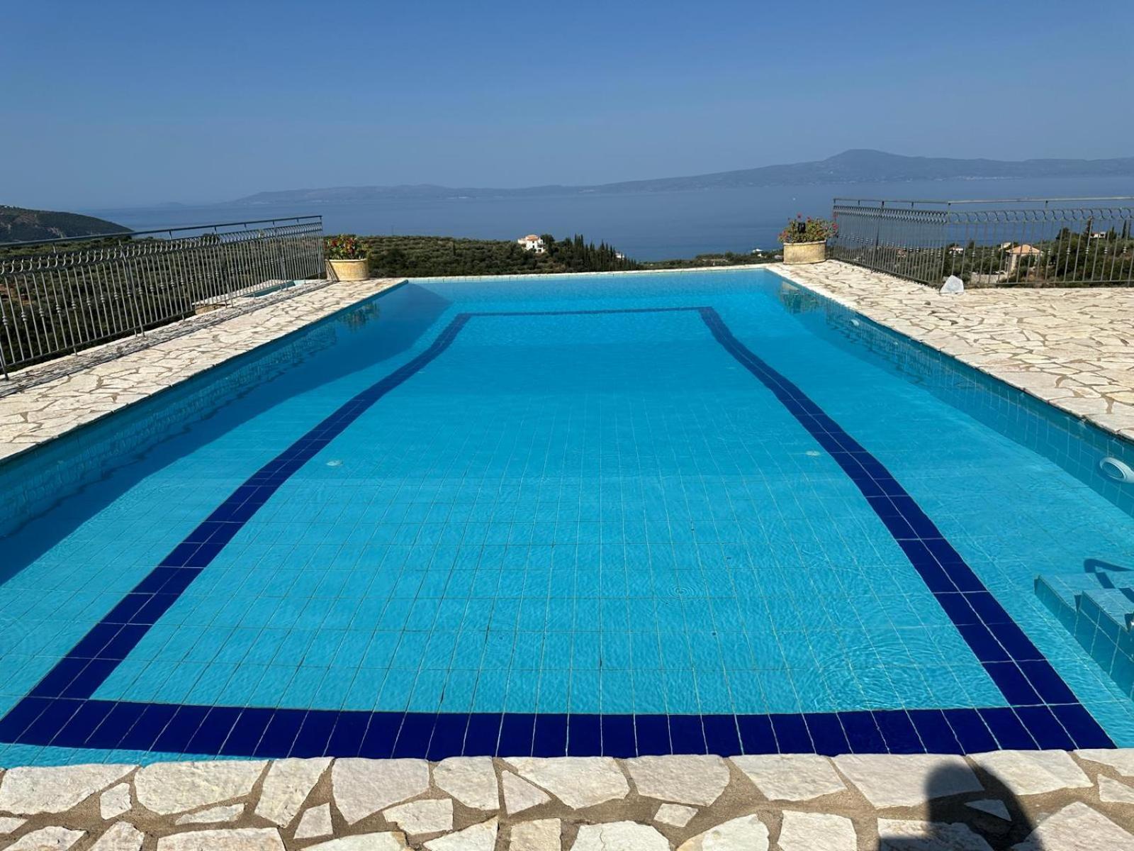 Entire 6 Bed Ensuite Villa - Infinity Pool view 2