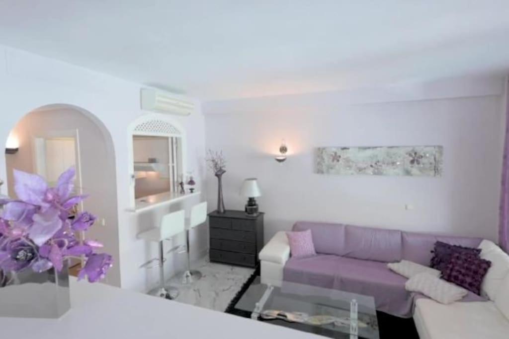 Unique apartment with rooftop pool & amazing views view 3
