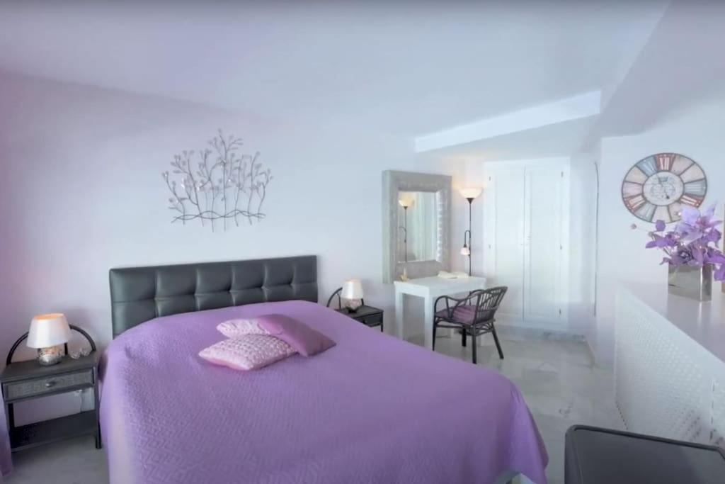 Unique apartment with rooftop pool & amazing views view 4