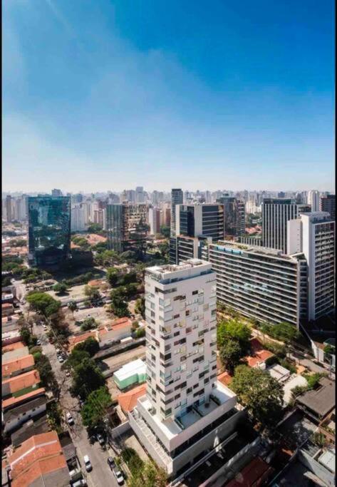 Studio Luxo Faria Lima Arthur Casas Ferreira Lobo