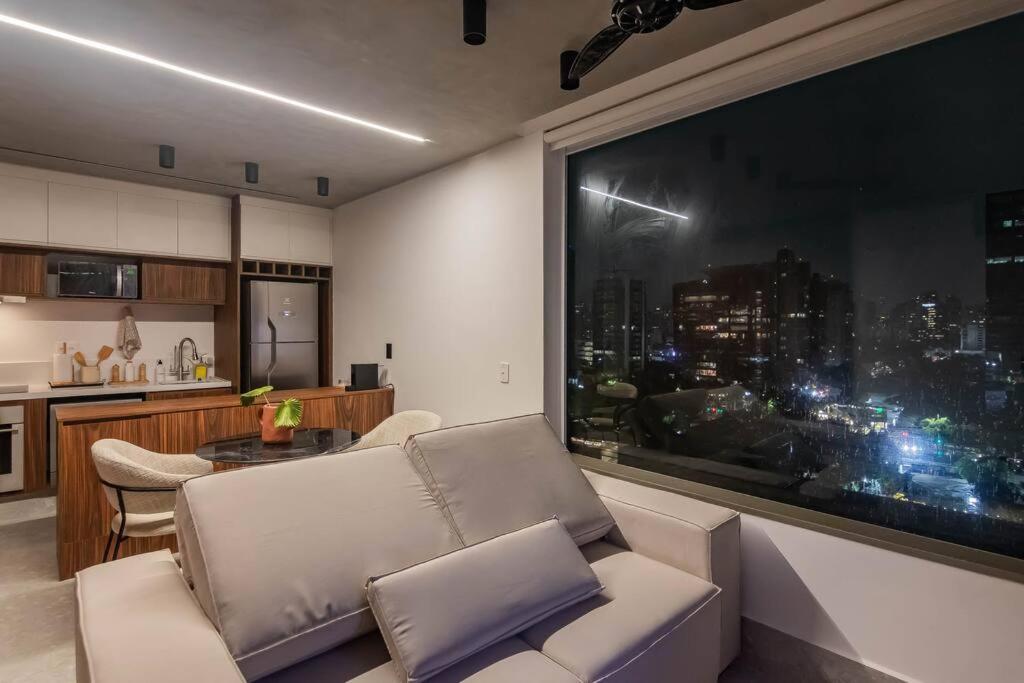 Studio Luxo Faria Lima Arthur Casas Ferreira Lobo