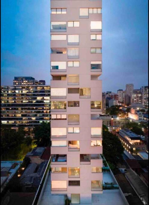 Studio Luxo Faria Lima Arthur Casas Ferreira Lobo