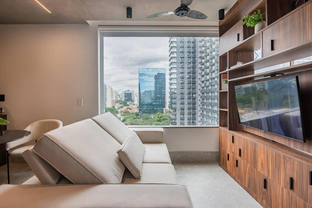 Studio Luxo Faria Lima Arthur Casas Ferreira Lobo
