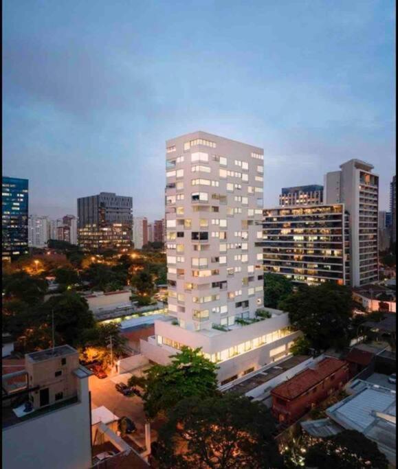 Studio Luxo Faria Lima Arthur Casas Ferreira Lobo