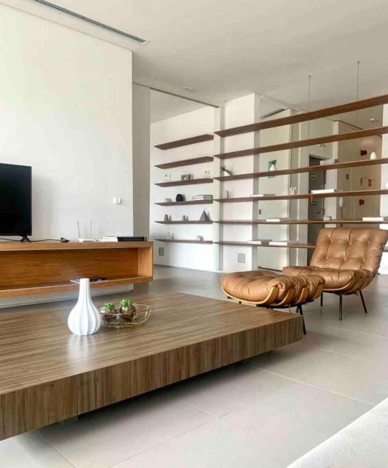 Studio Luxo Faria Lima Arthur Casas Ferreira Lobo