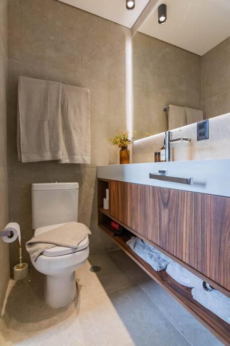 Studio Luxo Faria Lima Arthur Casas Ferreira Lobo