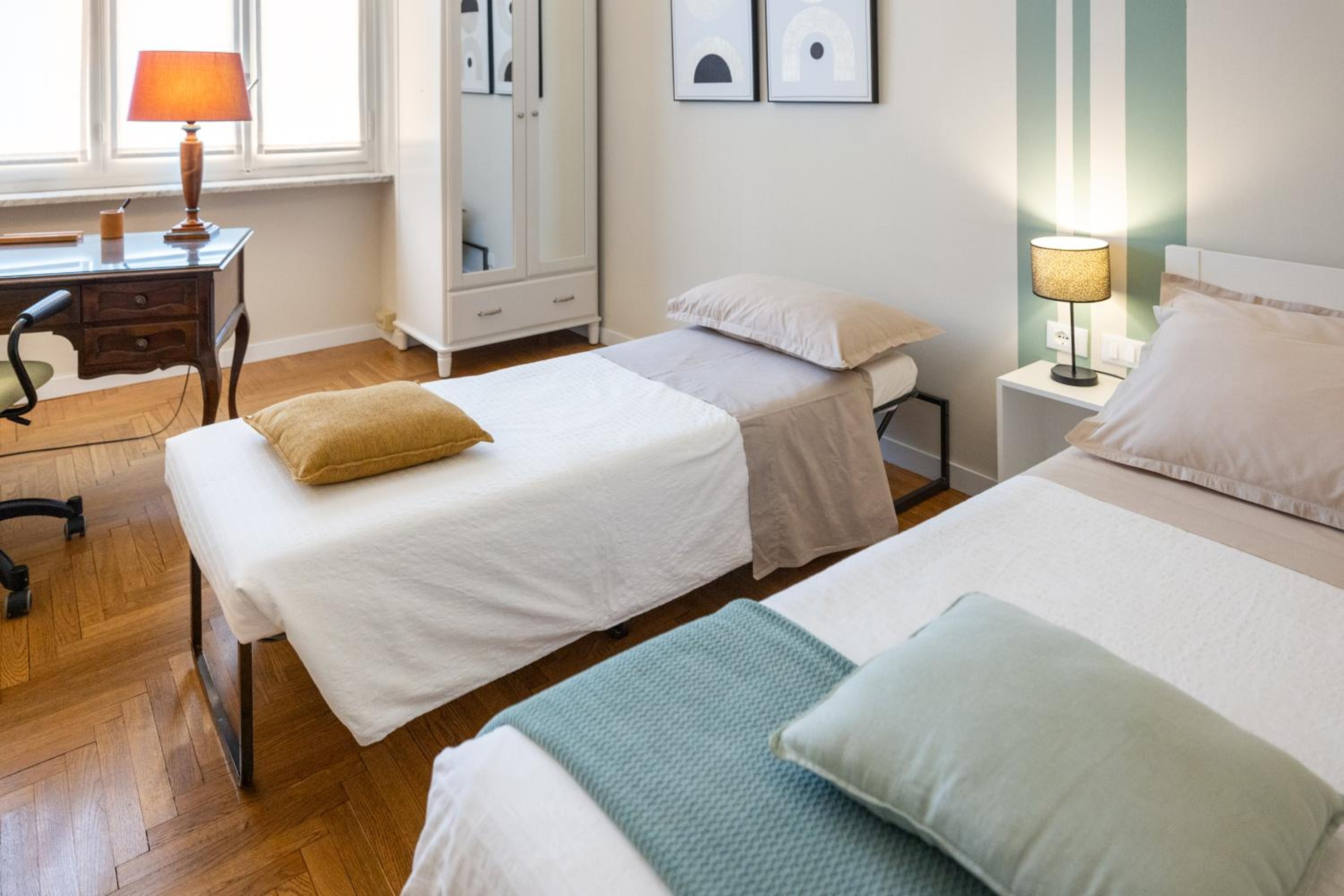Here apartment en Turin — bedroom