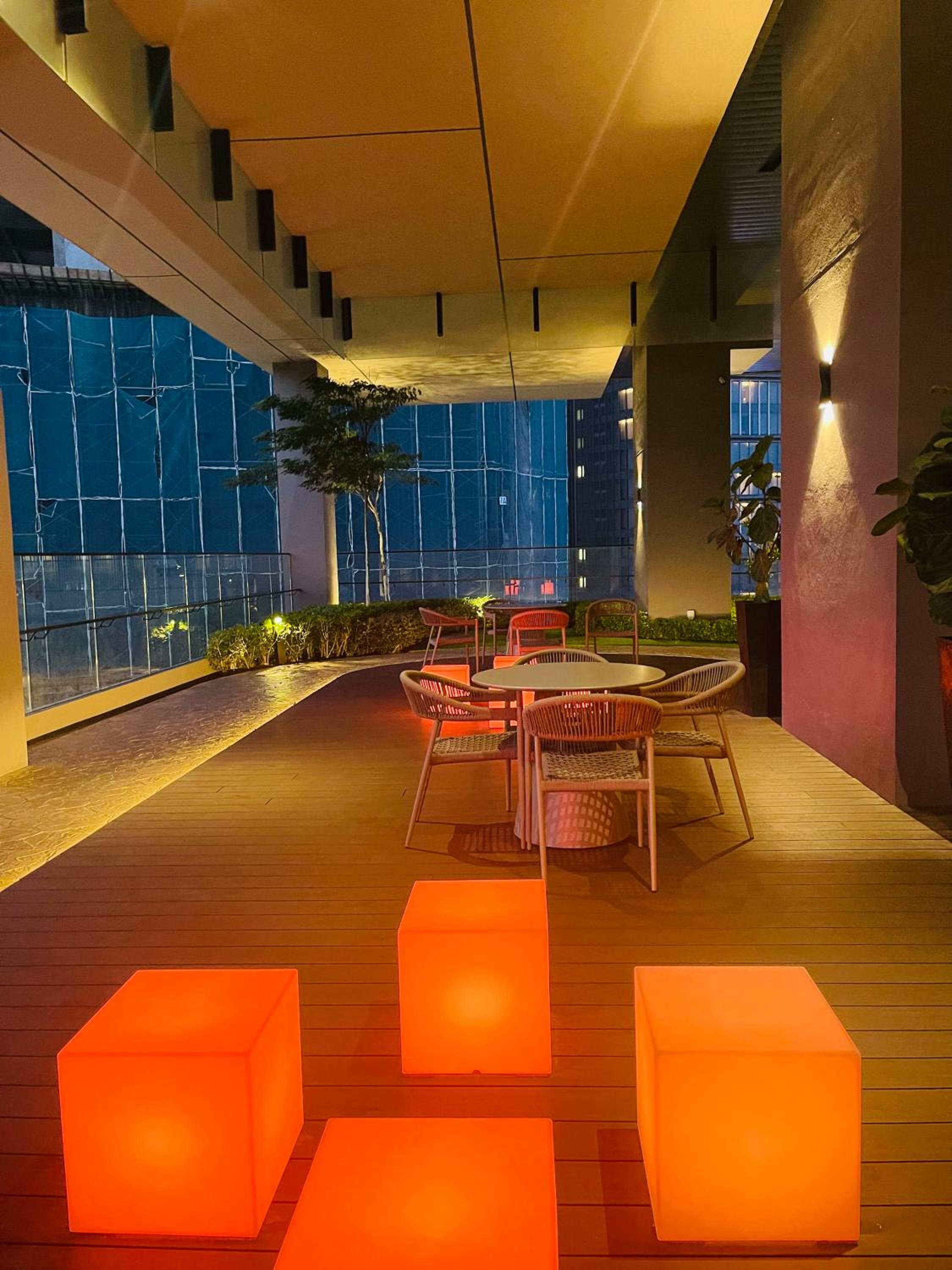 Axon Infinity Pool KL