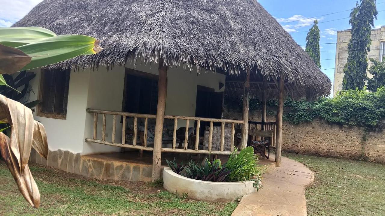 Ndege cottages