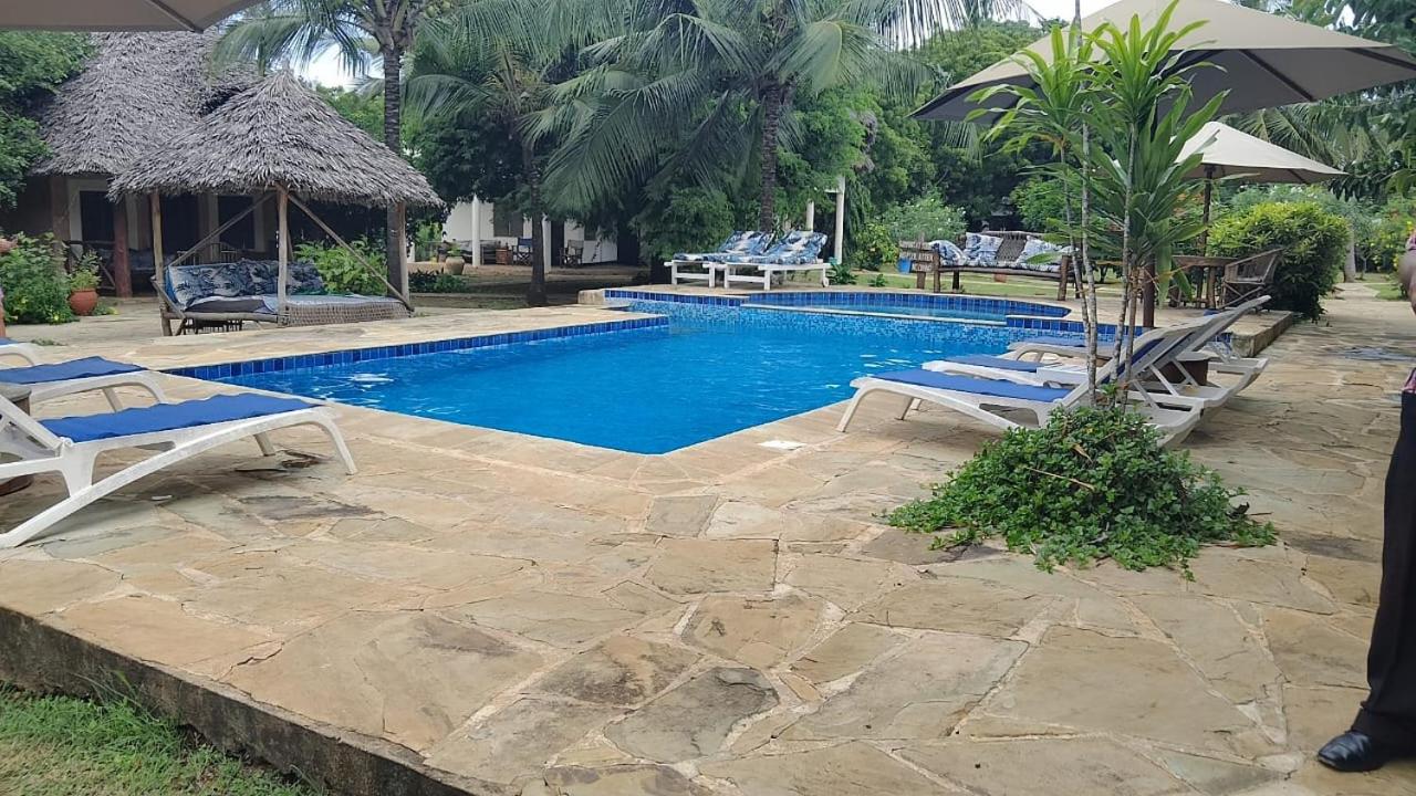 Ndege cottages