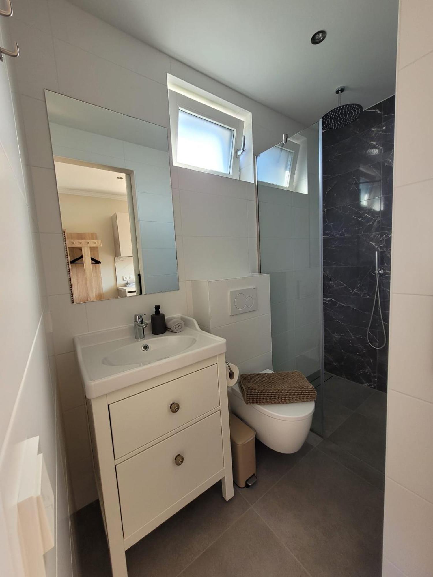 Luxe kamer Langendam 48 met privé terras view 2