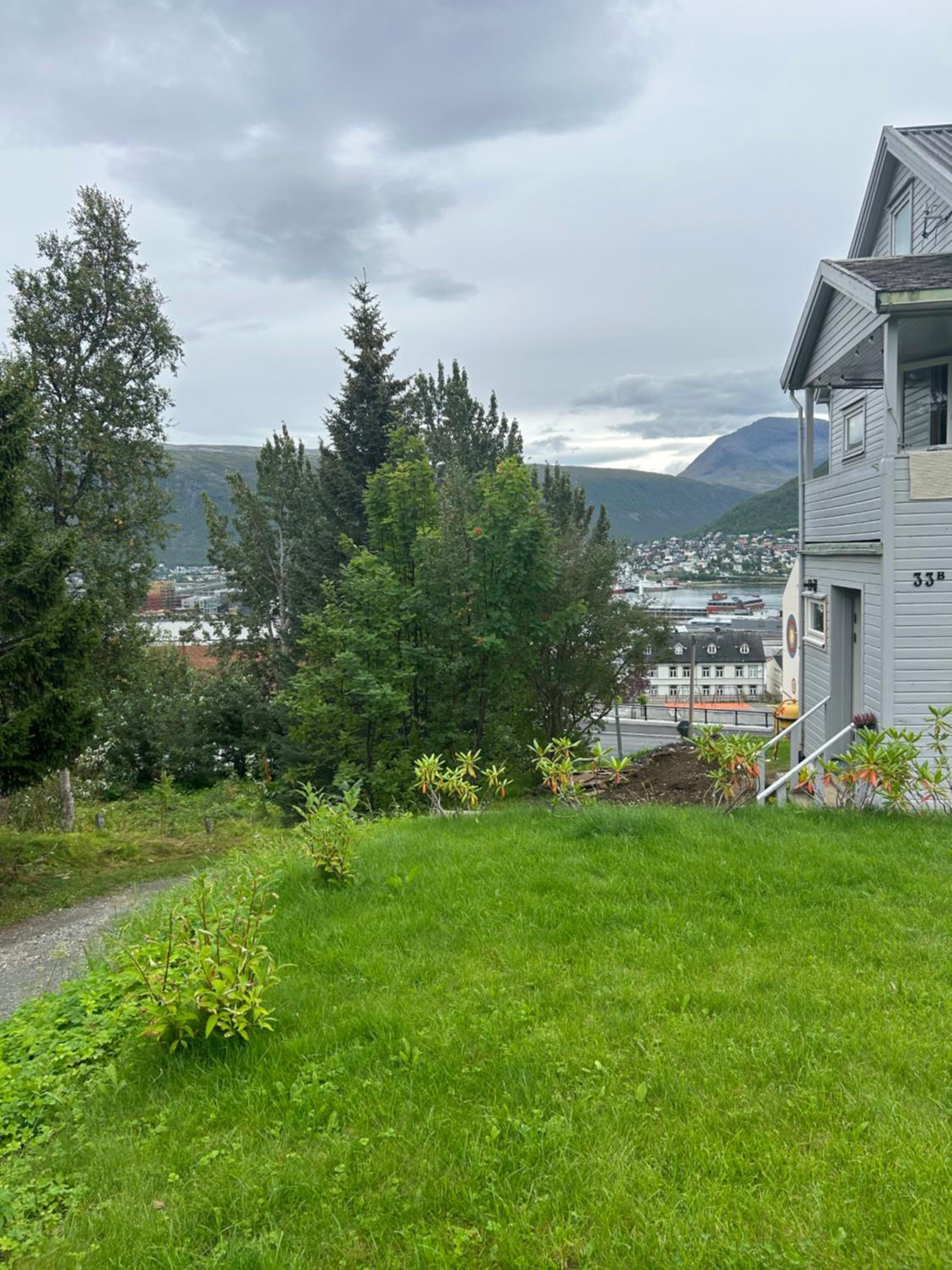 Sentral and classy apartment view 4