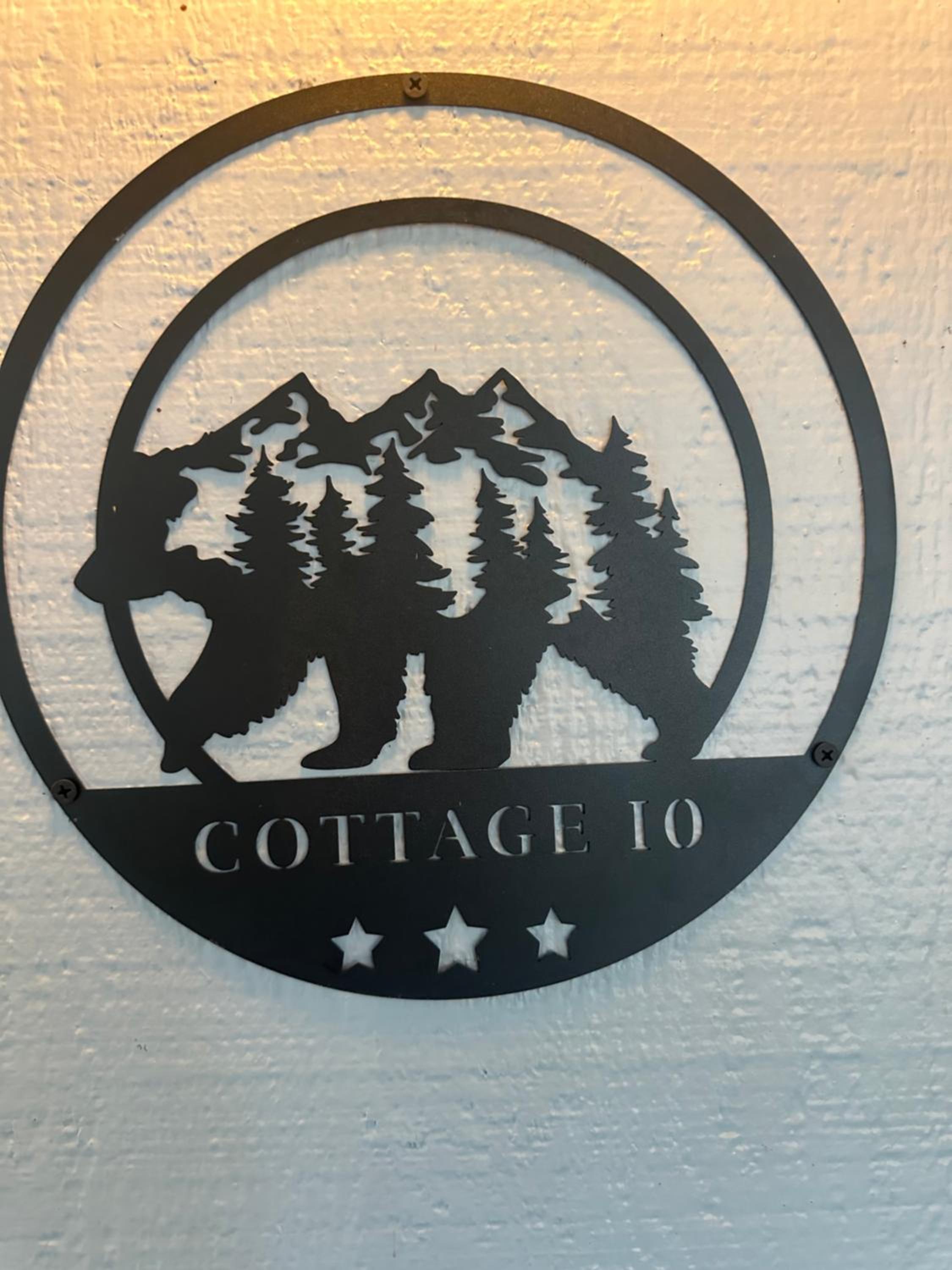 The Pines Inn and Cottages