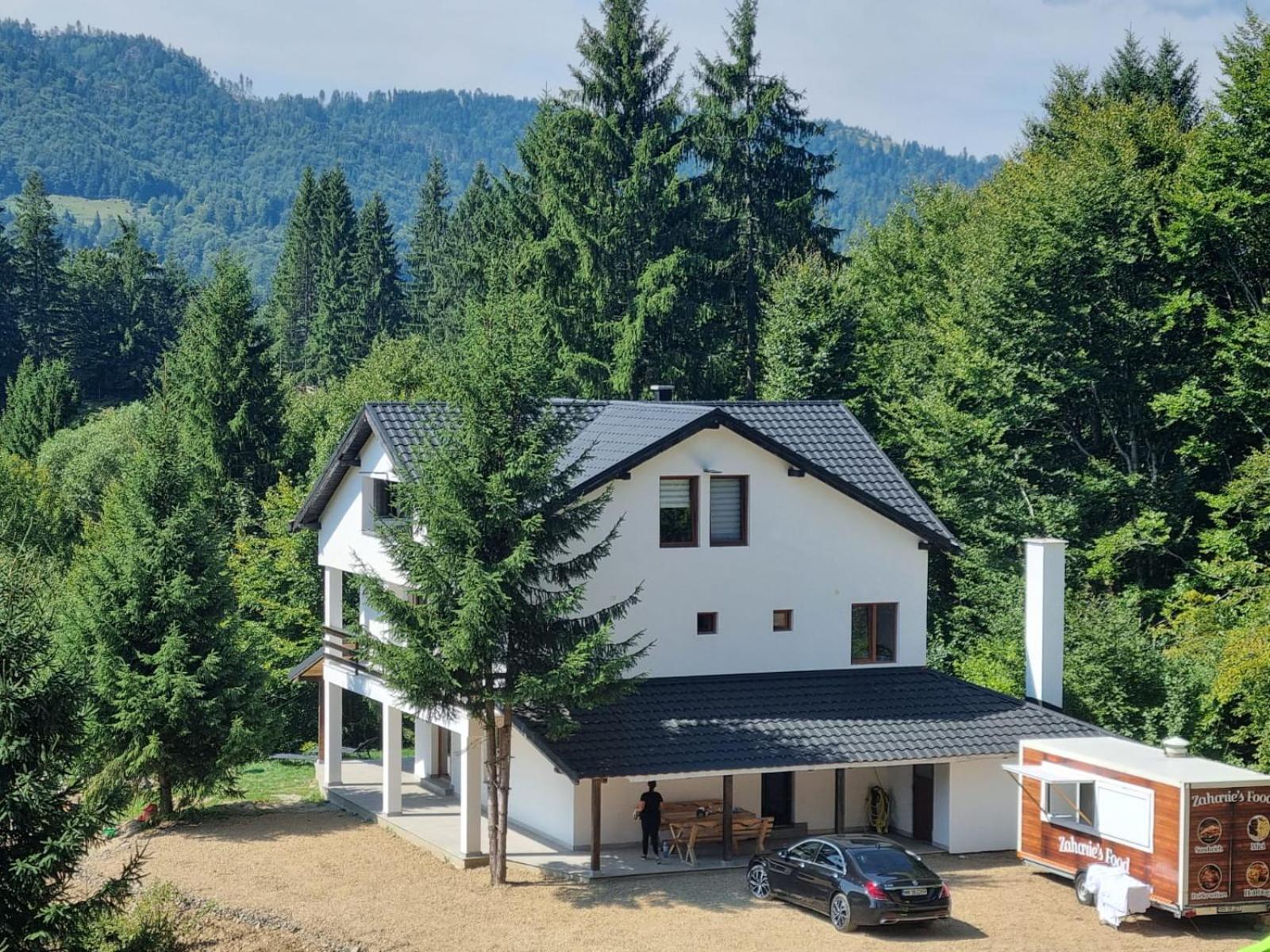 Cabana de închiriat la Colibița Straciorul