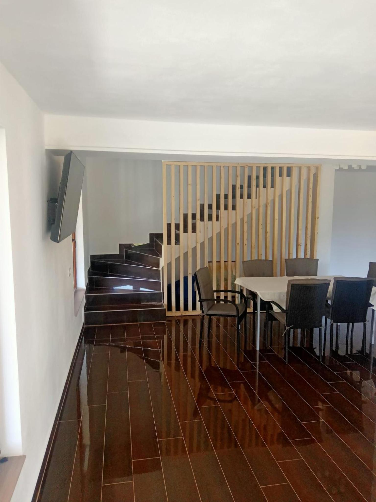 Cabana de închiriat la Colibița Straciorul