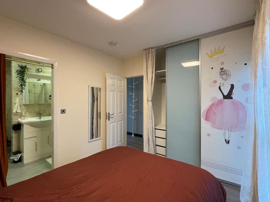 Manchester City Flat with Free Secure Parking view 2