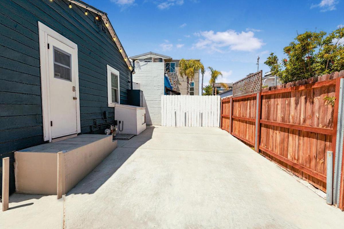 Beachside Bungalow with Parking! view 5