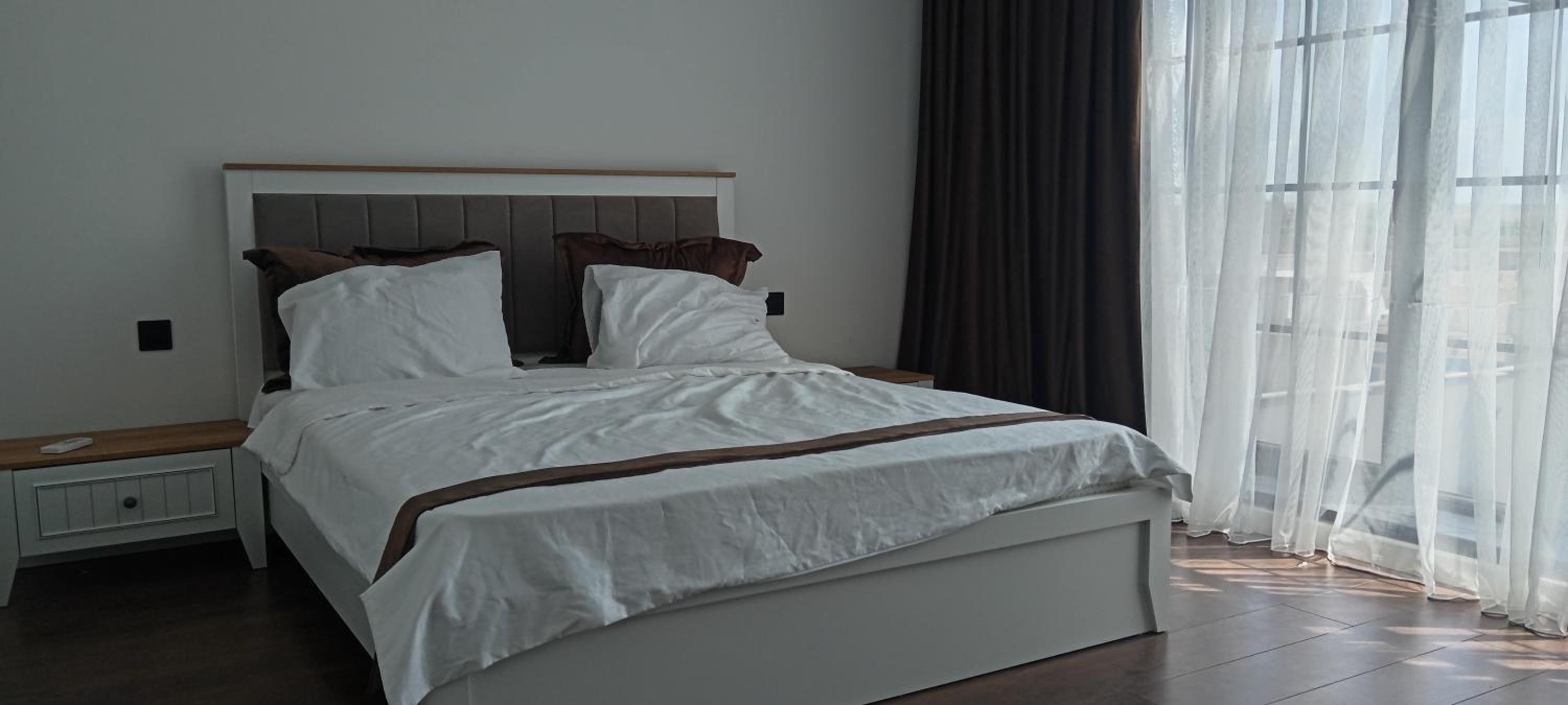 Luxury 4 bedroom villa with hot indoor swimming pool