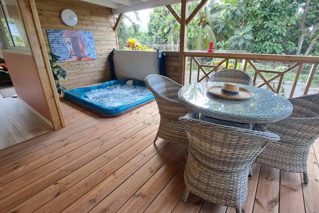 Cottage zen & Jacuzzi chez La Libellule Caribéenne view 4