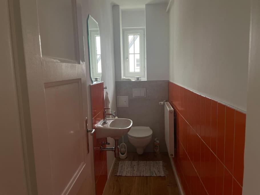 Dachwohnung im Villenviertel