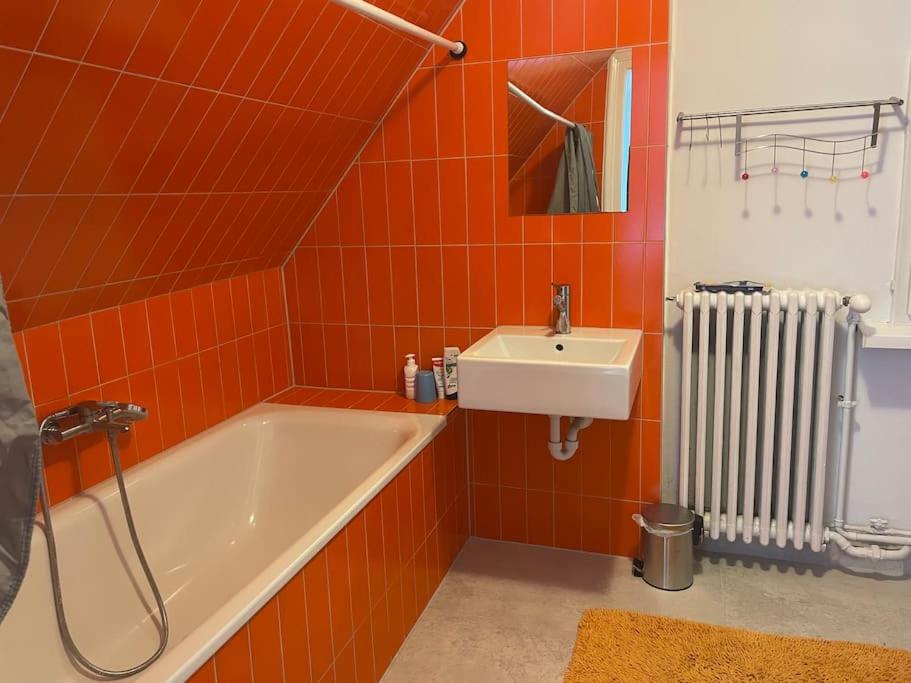 Dachwohnung im Villenviertel