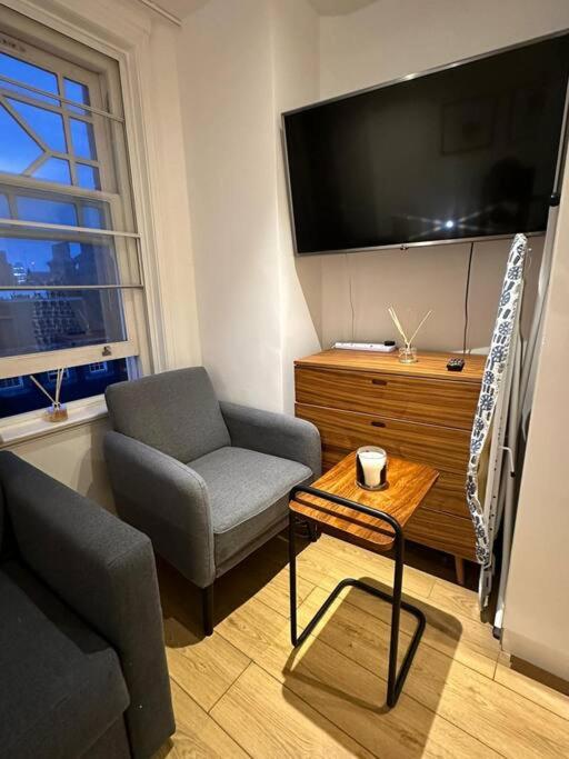 Piccadilly Living 1 BR Flat in London VR11