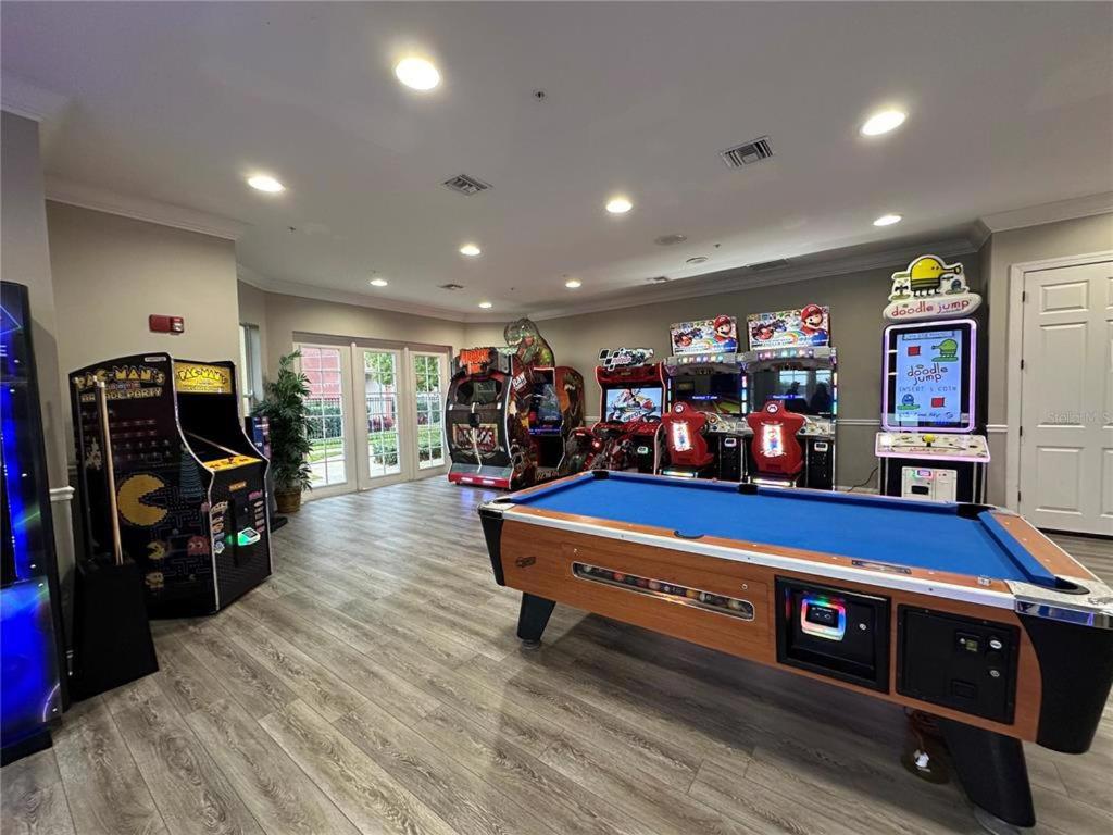 New! Beautiful Vista Cay Lakeview Vista Near all Theme Parks, and walk to the Convention Center