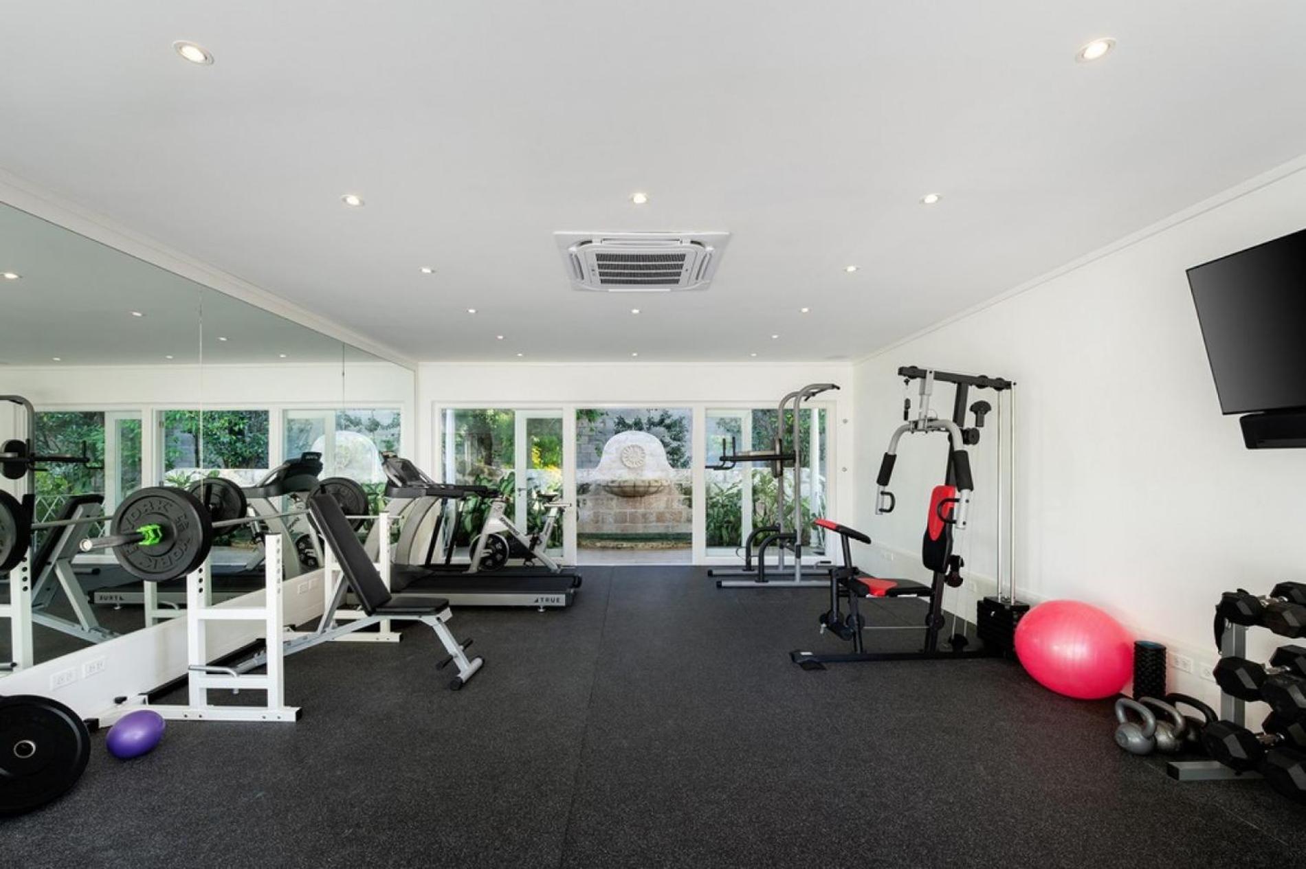 Luxurious 8 Bedroom St Helena