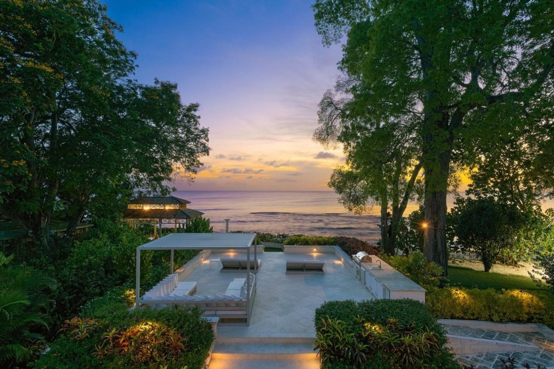 Luxurious 8 Bedroom St Helena