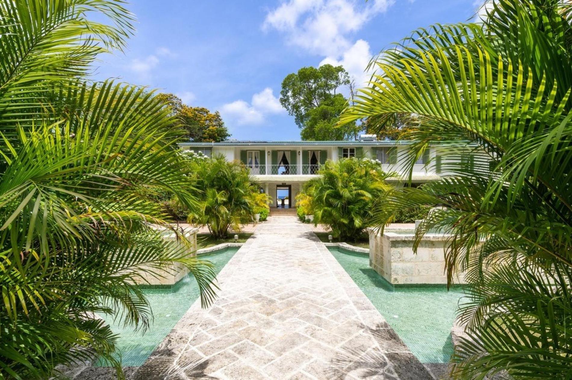 Luxurious 8 Bedroom St Helena