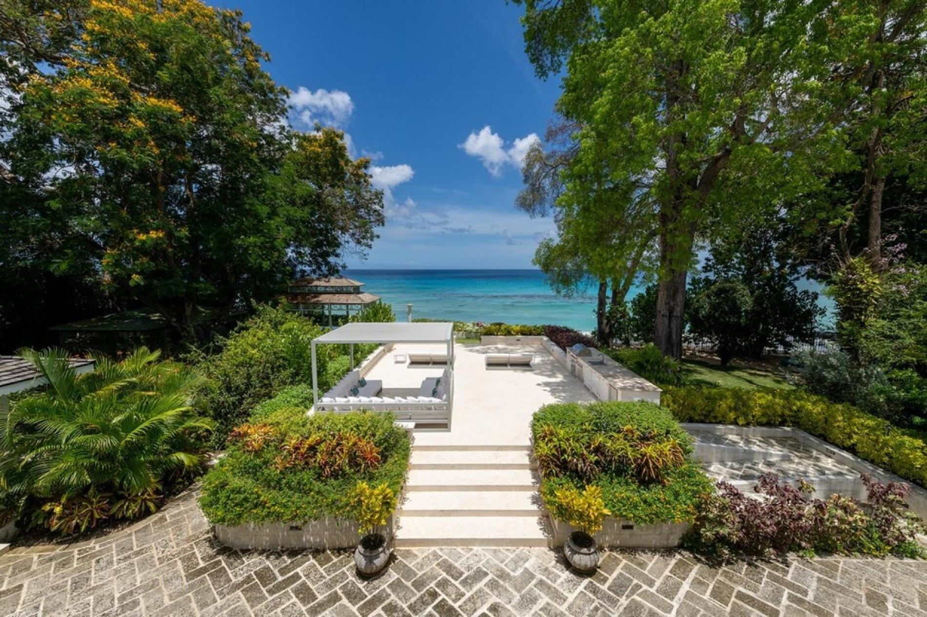 Luxurious 8 Bedroom St Helena