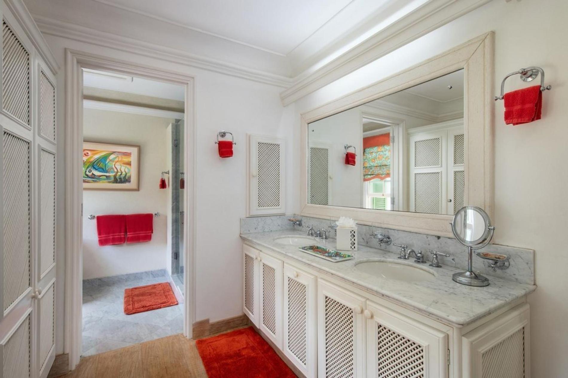 Luxurious 8 Bedroom St Helena