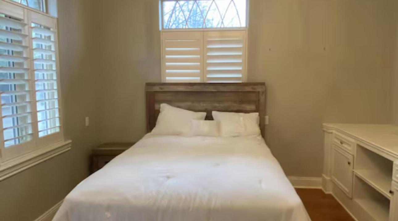 Greystone WaterFront Lux