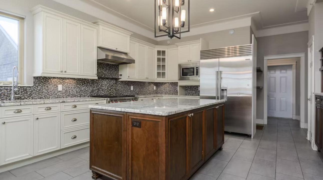 Greystone WaterFront Lux