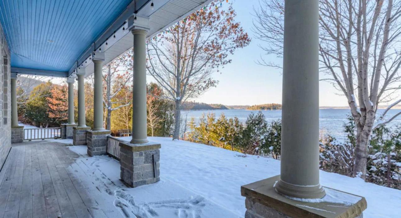 Greystone WaterFront Lux