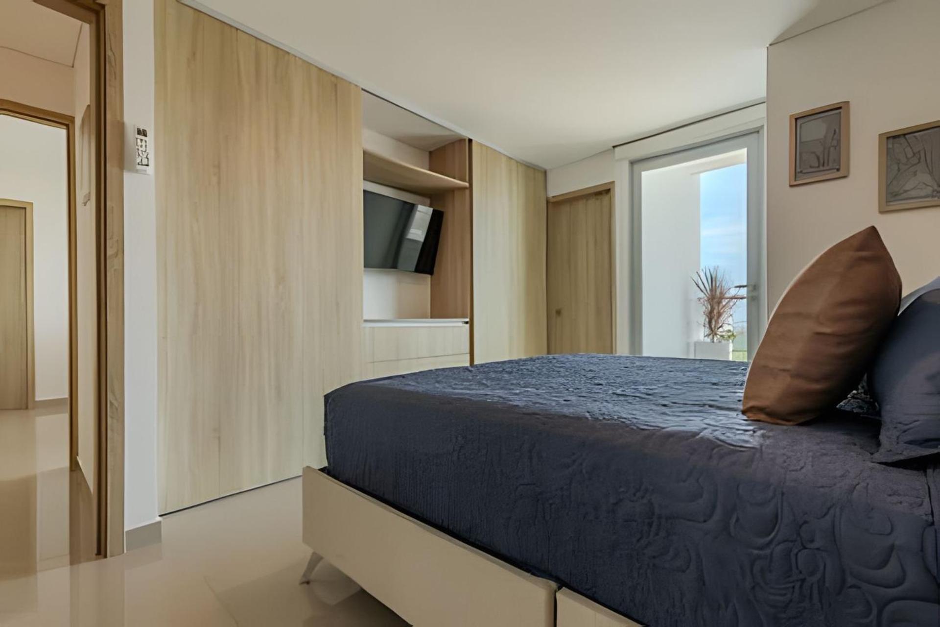 Modern 3BR apartment, Sea View and Historic Center