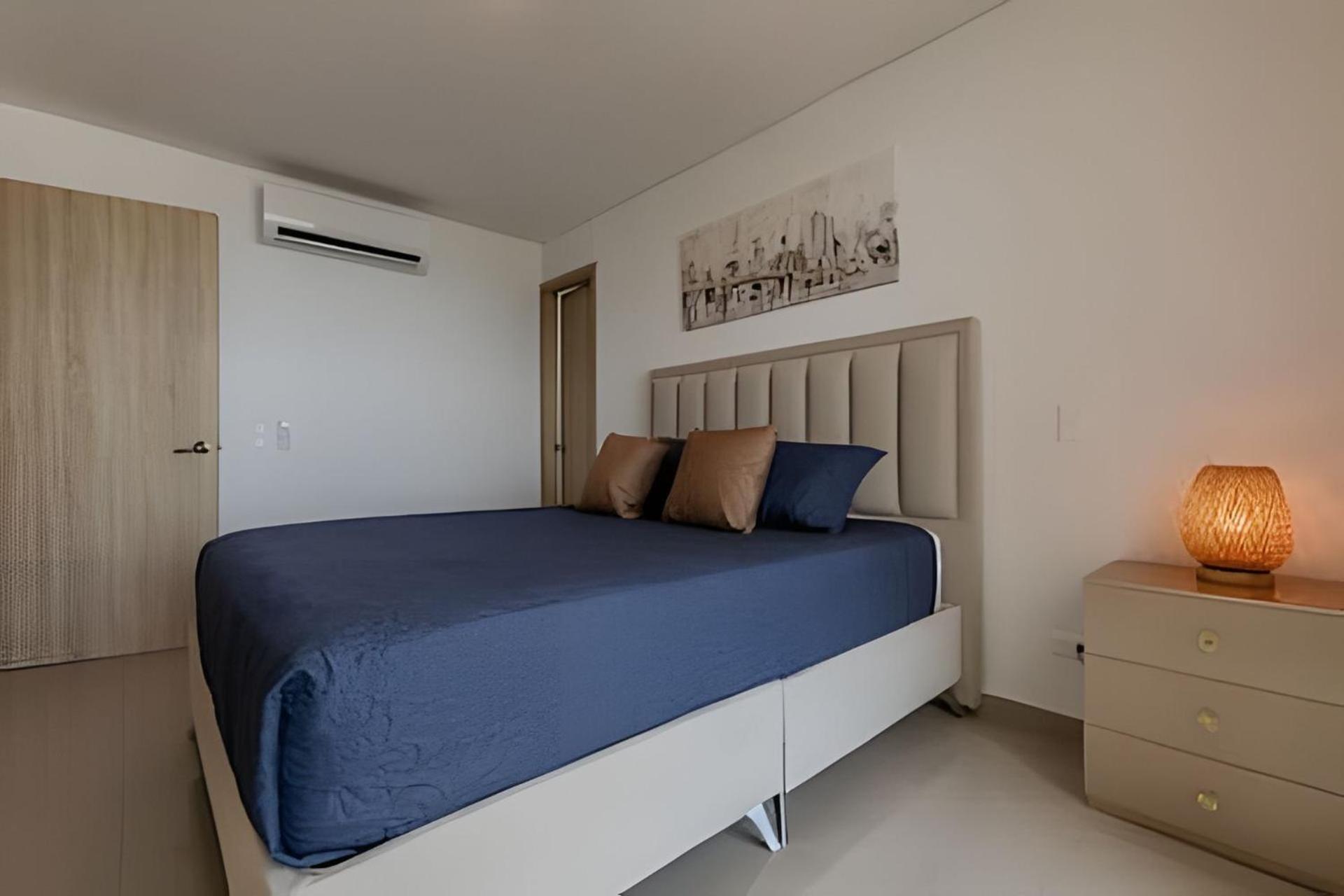 Modern 3BR apartment, Sea View and Historic Center