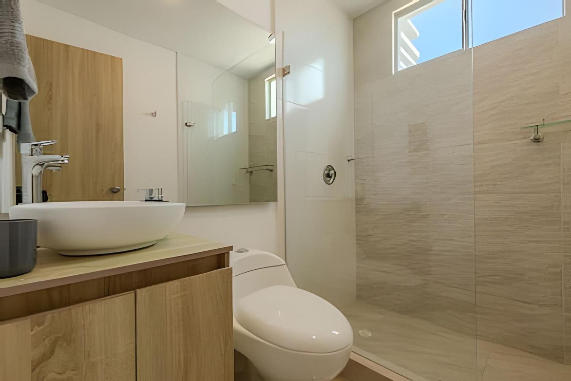 Modern 3BR apartment, Sea View and Historic Center