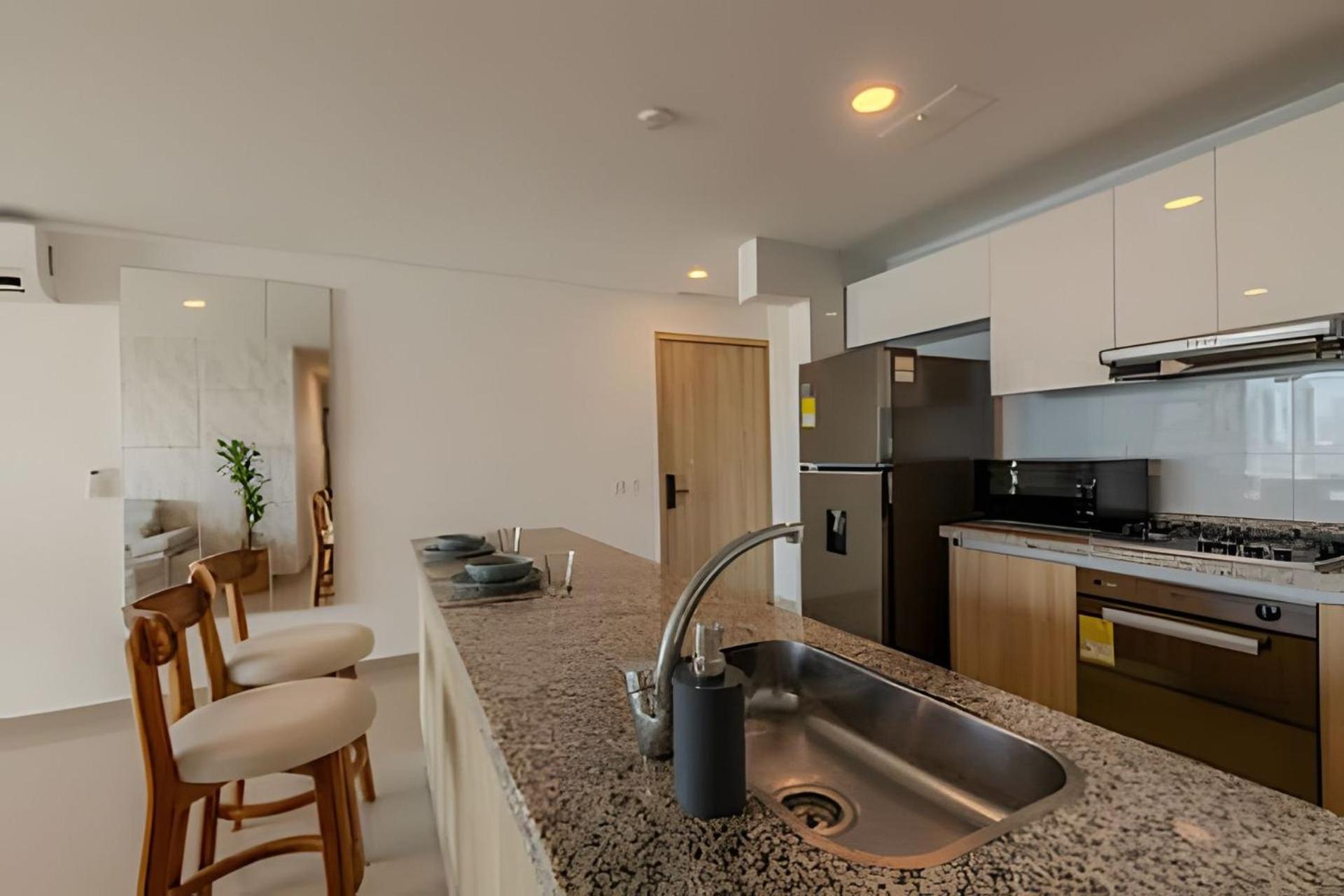Modern 3BR apartment, Sea View and Historic Center