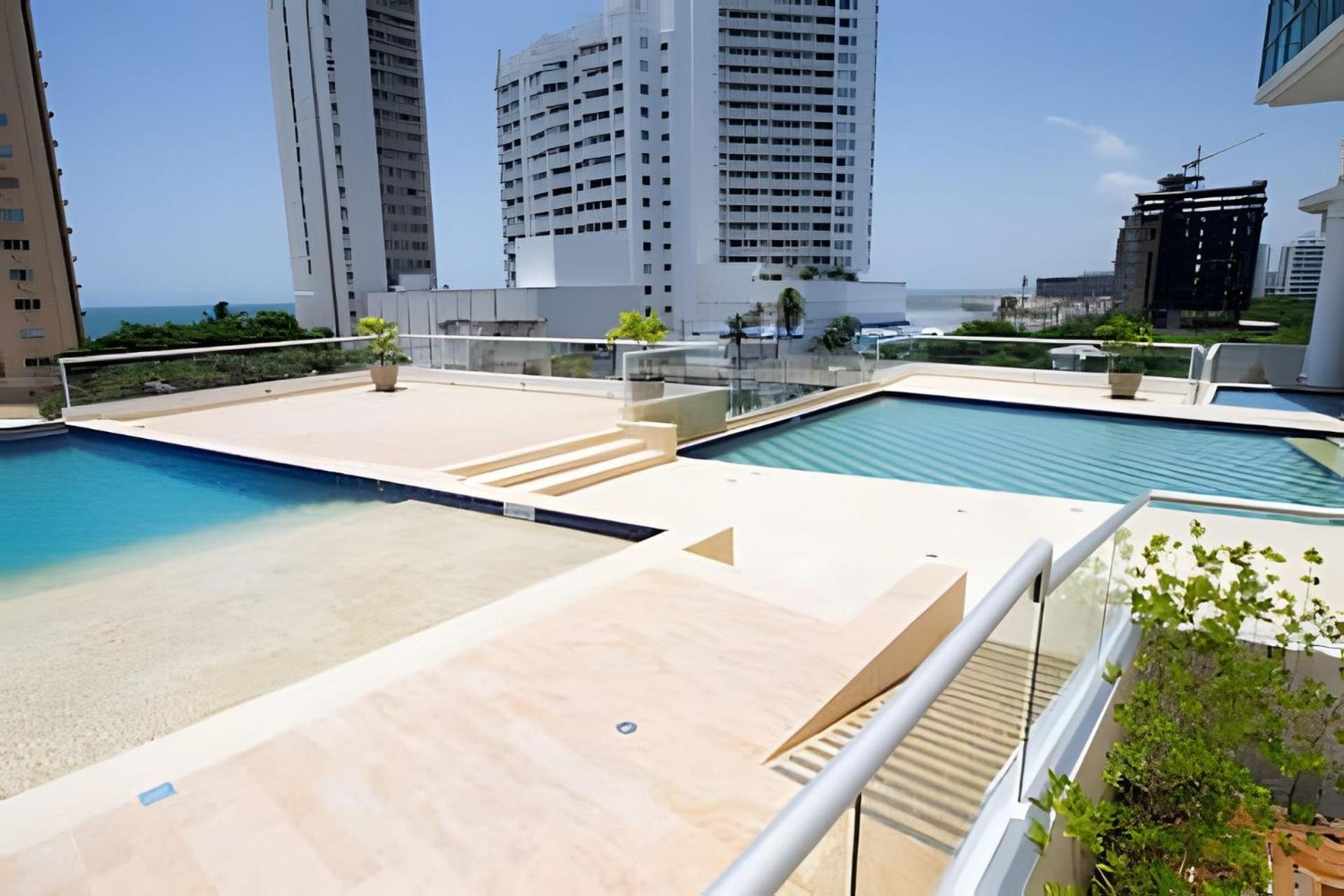 Modern 3BR apartment, Sea View and Historic Center