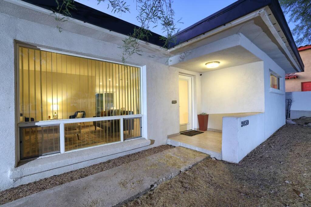 UofA Retro Gem 2BR 1BA w Free Parking Lg Pvt Yard view 2