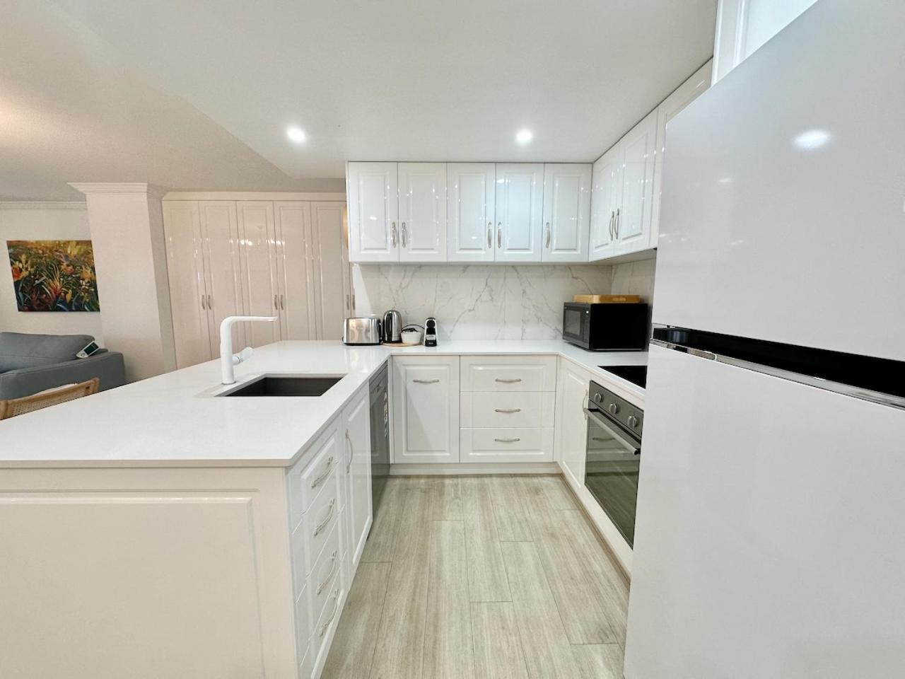 Phoenician Resort, Central Broadbeach