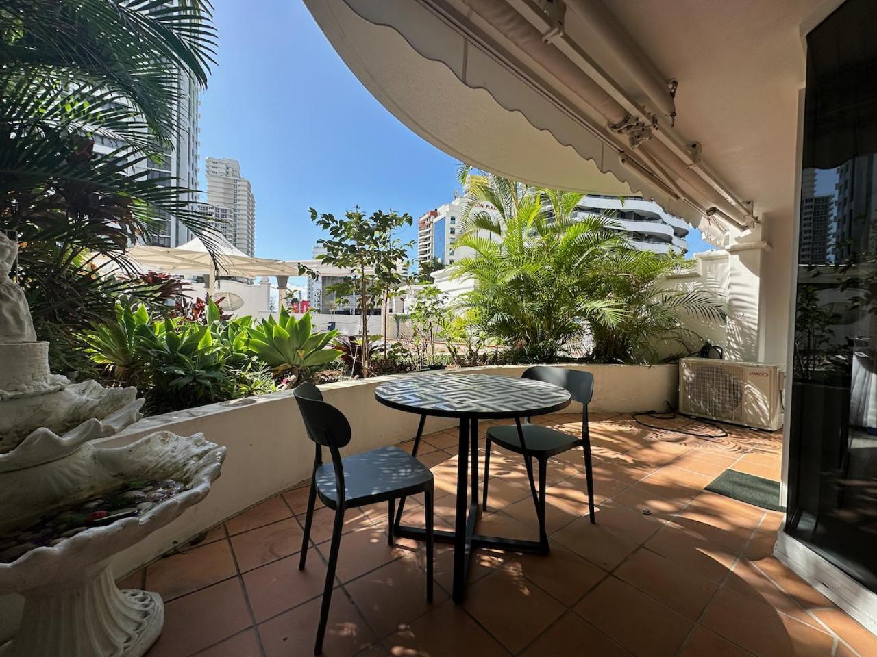 Phoenician Resort, Central Broadbeach