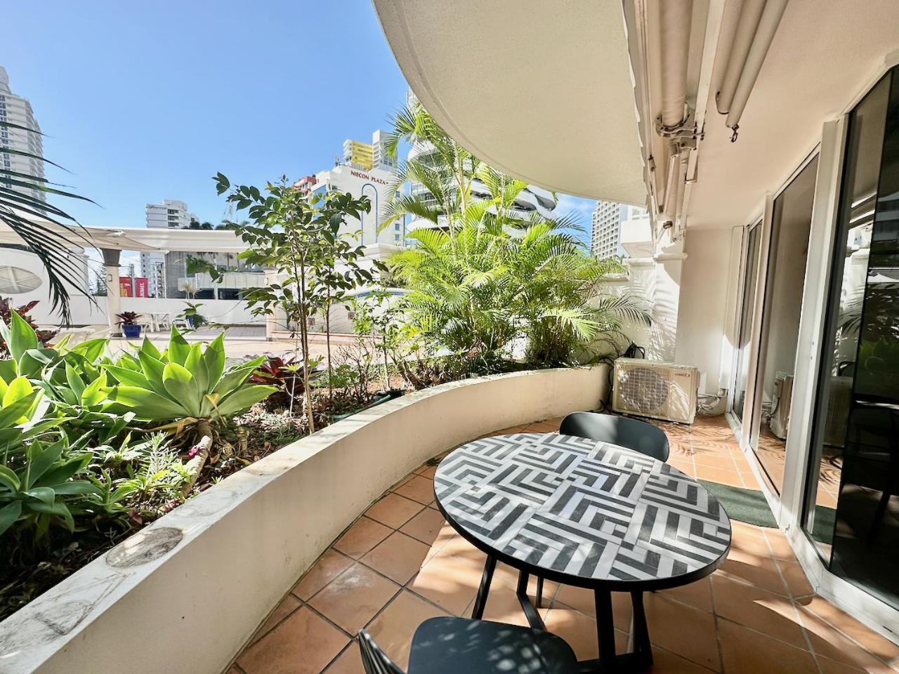 Phoenician Resort, Central Broadbeach