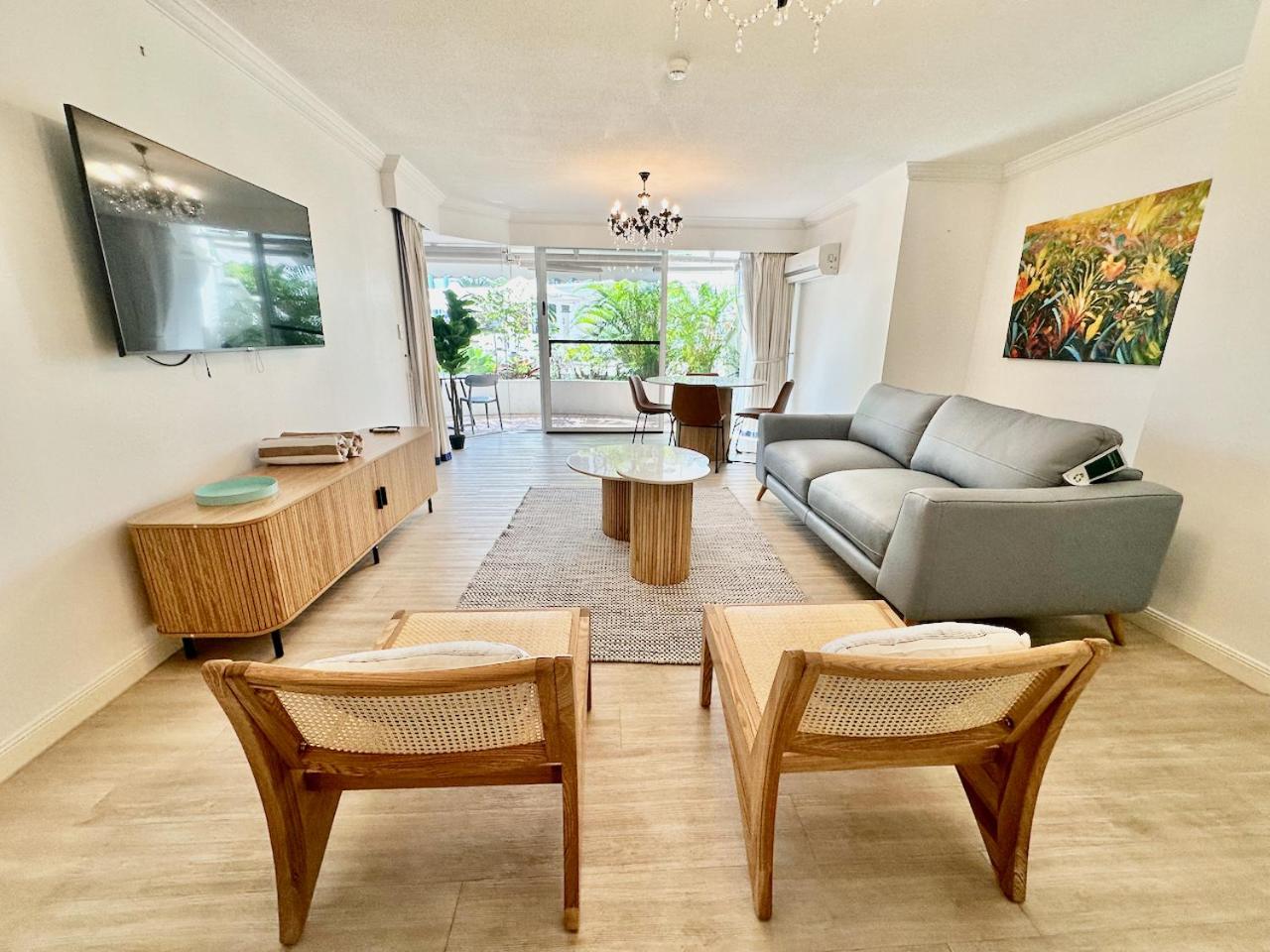 Phoenician Resort, Central Broadbeach