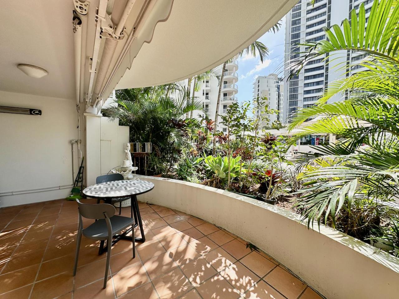 Phoenician Resort, Central Broadbeach