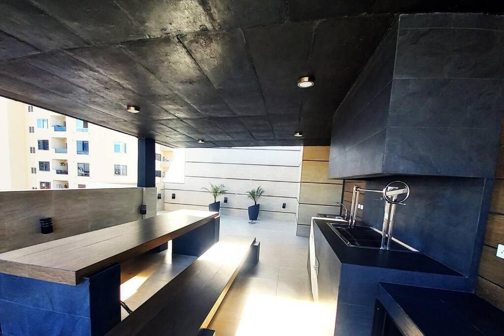 6A, Equipetrol - Lujoso Penthouse con Amplia Terraza