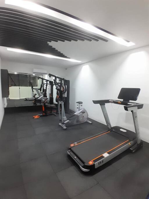 6A, Equipetrol - Lujoso Penthouse con Amplia Terraza